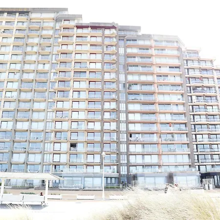 Appartement In With Sea-views Nieuport